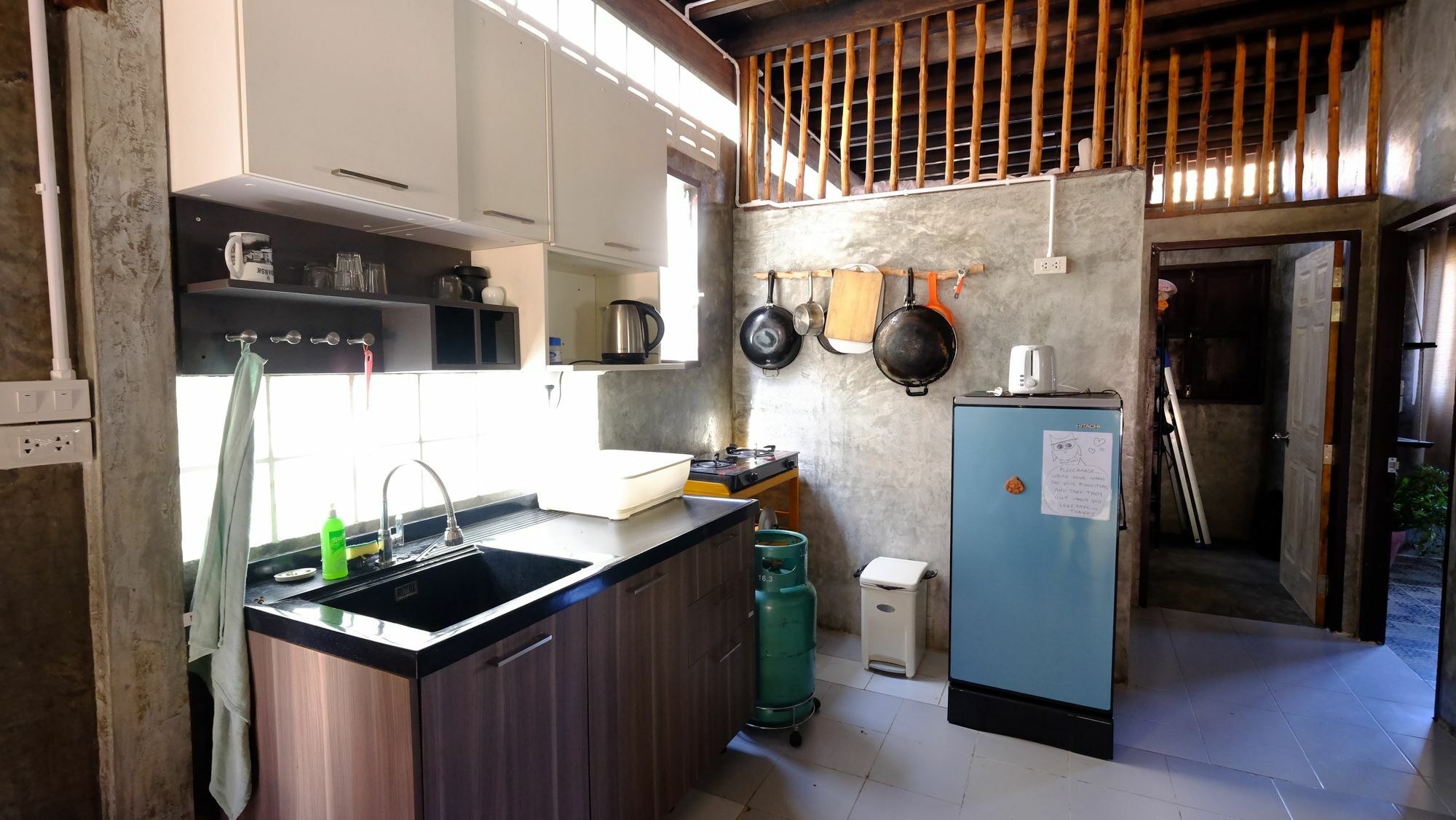 Sweet Life Guesthouse Koh Lanta Bagian luar foto